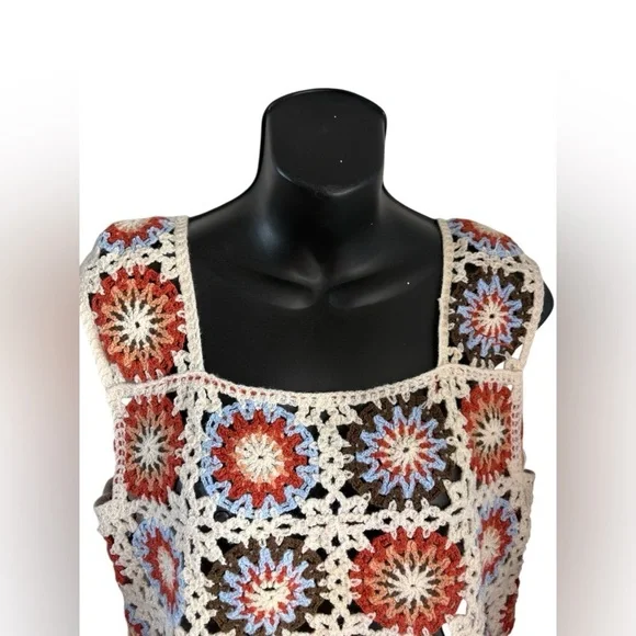 Altar'd State Maya Crochet Medallion Tank Top ivory fall color pattern sz M used - Picture 4 of 9